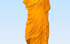 年轻女子雕像正面