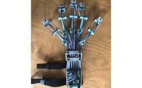 外骨骼机器人手