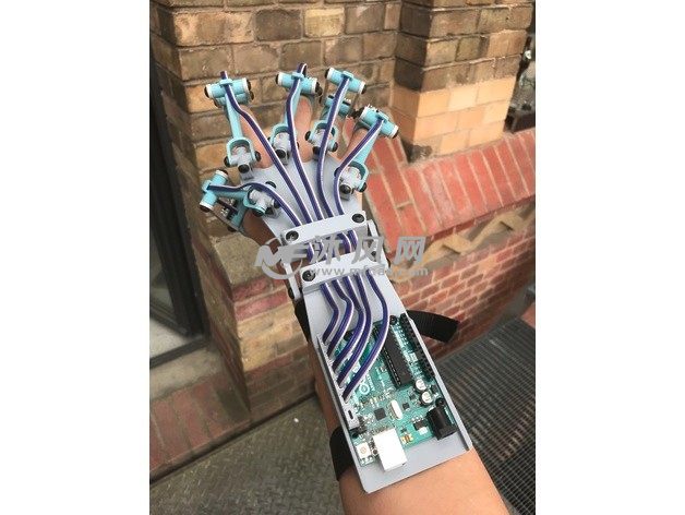 外骨骼机器人手成品