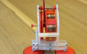 旋转机器人正面