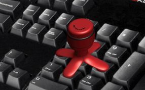 红色键盘操纵杆