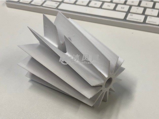 齿轮笔筒模型实物图