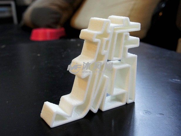  掂字-手机支架打印实物侧面图