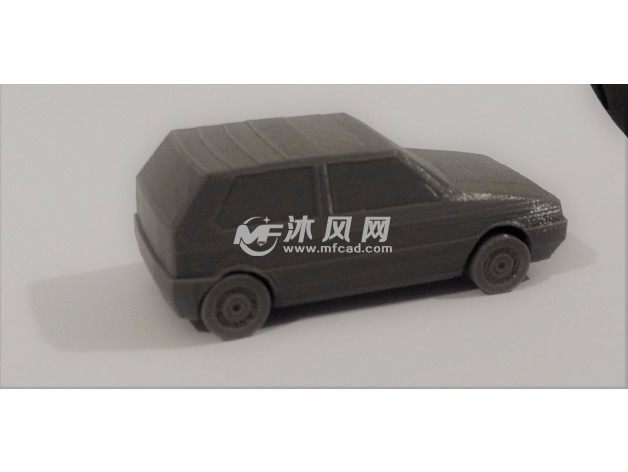 菲亚特UNO-侧视图