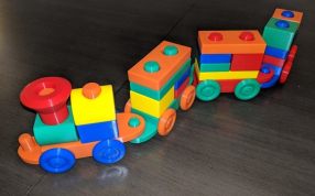 积木小火车实物图