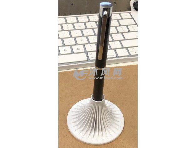 蘑菇盖笔筒-插笔