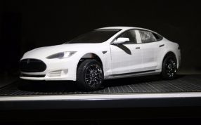 特斯拉车模斜视图