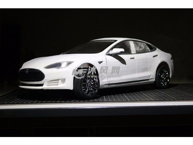 特斯拉车模斜视图