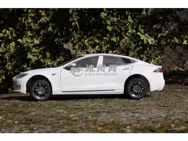 特斯拉车模侧视图