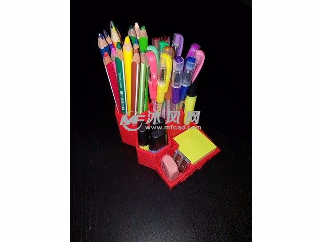  桌面笔筒实物图-装笔