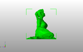 卧姿少女雕像侧视图