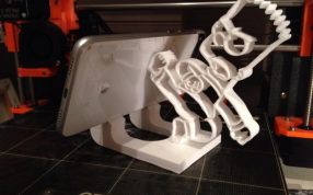 巴特·辛普森手机支架实物图横放手机