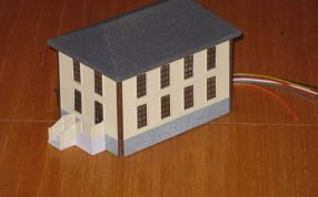 轨道旁仓库主视图