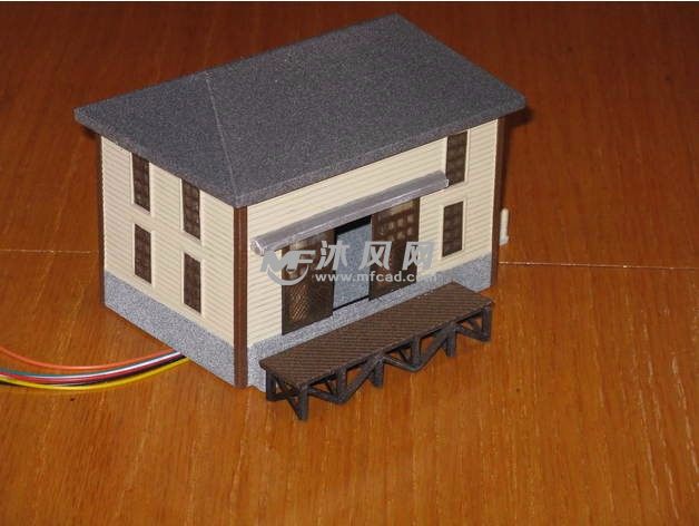 轨道旁仓库后视图