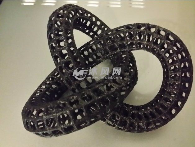 缠绕的双环艺术品实物图黑色耗材