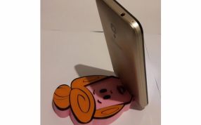 卡通手机支架实物图-竖着放