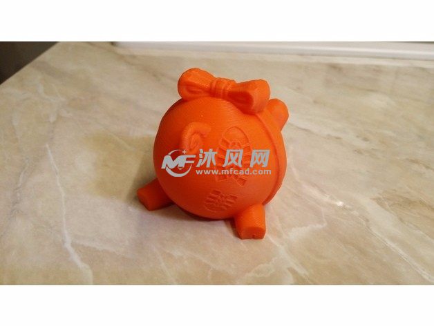 伤心的趴着的小猪实物图后面