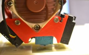 鼓风机层风扇支架实物图