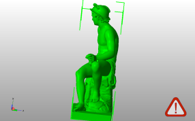  洗澡的少年侧视图