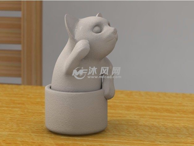  杯中的小猫侧视图