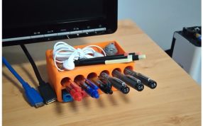 横放笔筒实物图放笔