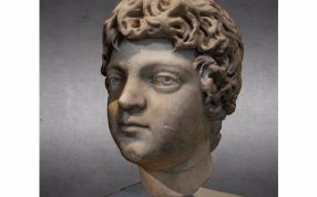 卡拉卡拉头像实物图