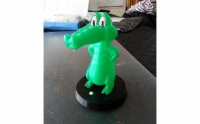 卡通鳄鱼斜视图