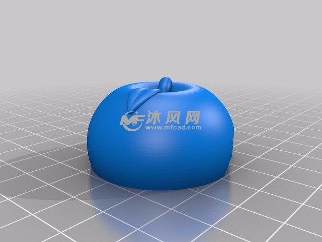 苹果中的毛毛虫上半个苹果