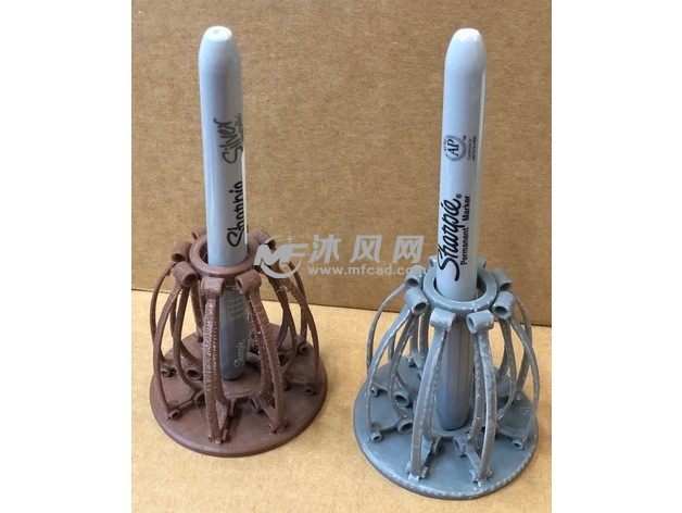 镂空笔筒模型装笔