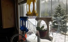 花盆悬挂架侧视图