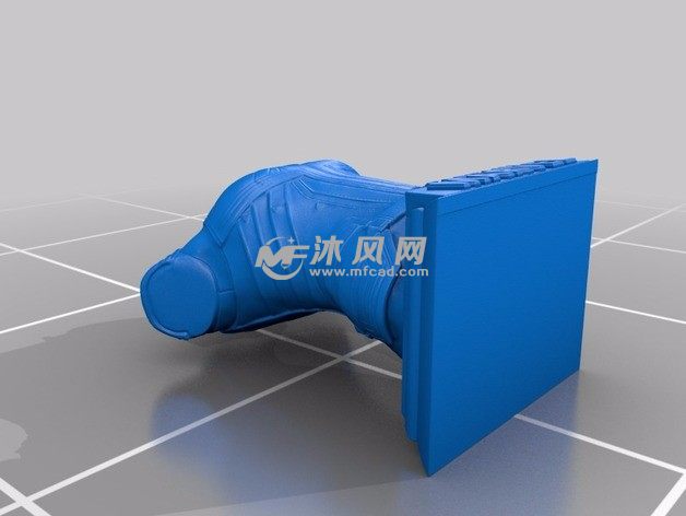 惊奇队长半身像斜视图