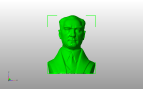 酒店经理半身像主视图