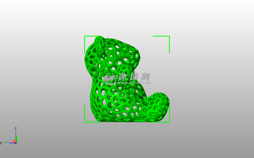 镂空泰迪熊侧视图