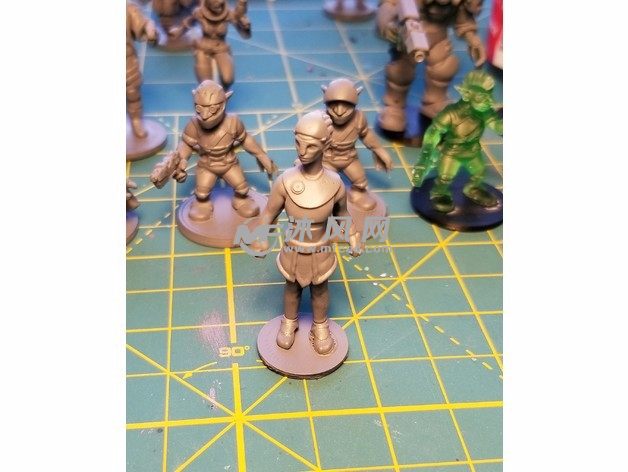 外星人模型实物图