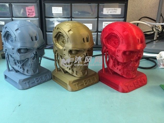 终结者头像等轴视图