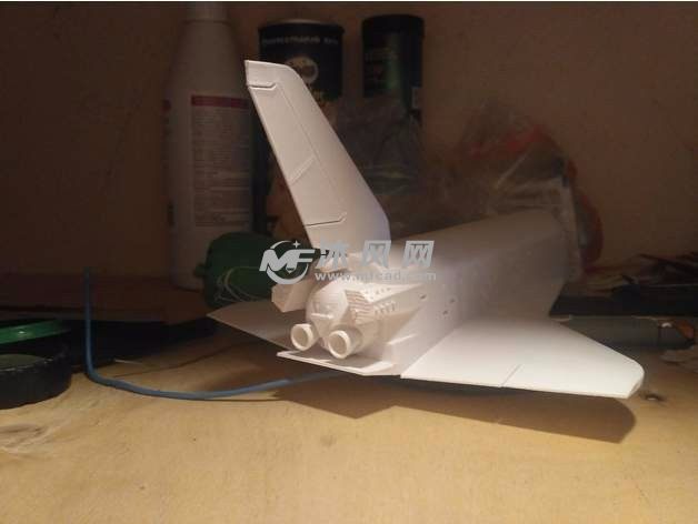 雪豹USSR航天飞机后视图