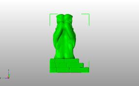 黑暗哥特式雕像侧视图