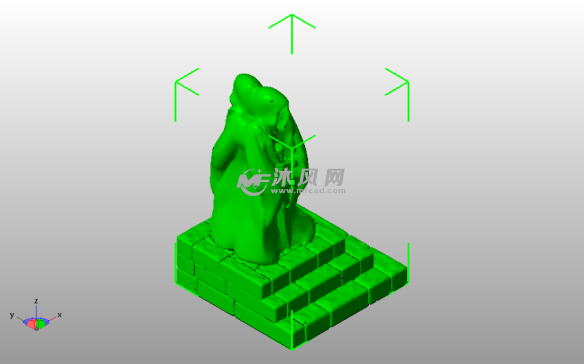 黑暗哥特式雕像斜视图