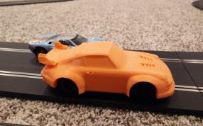 保时捷GT2车身侧视图