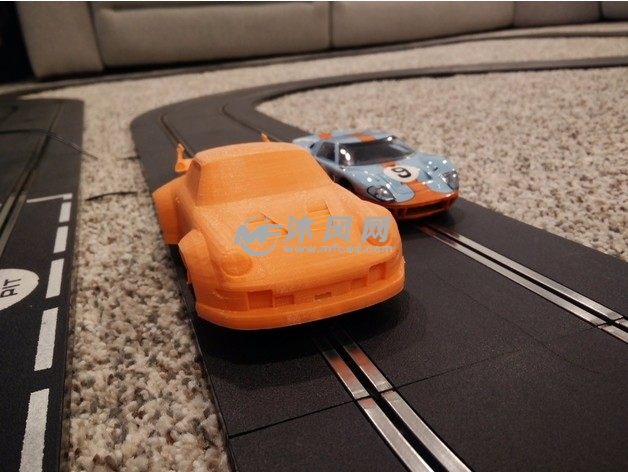 保时捷GT2车身主视图