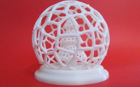 镂空球中树实物图