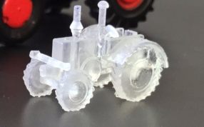 老式拖拉机实物图