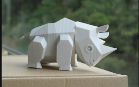 犀牛公仔展示图