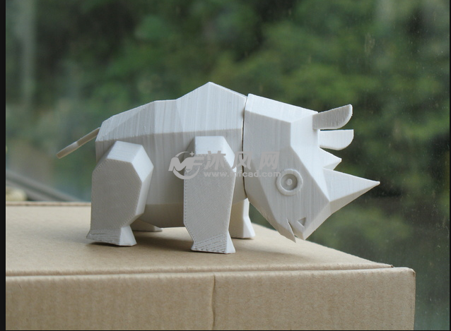 犀牛公仔展示图