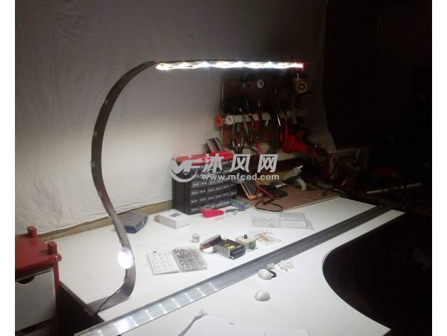 长板组装台灯效果展示