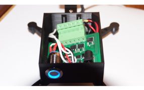 四足箱式台灯电路