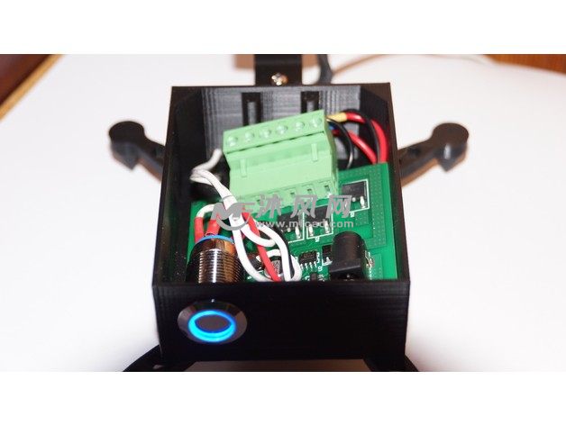 四足箱式台灯电路