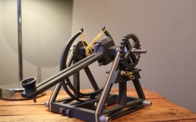 弹射器另一个角度