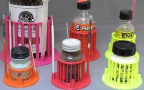 颜料瓶的托架模型