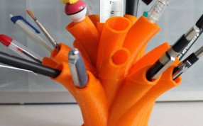 开花状的笔筒模型